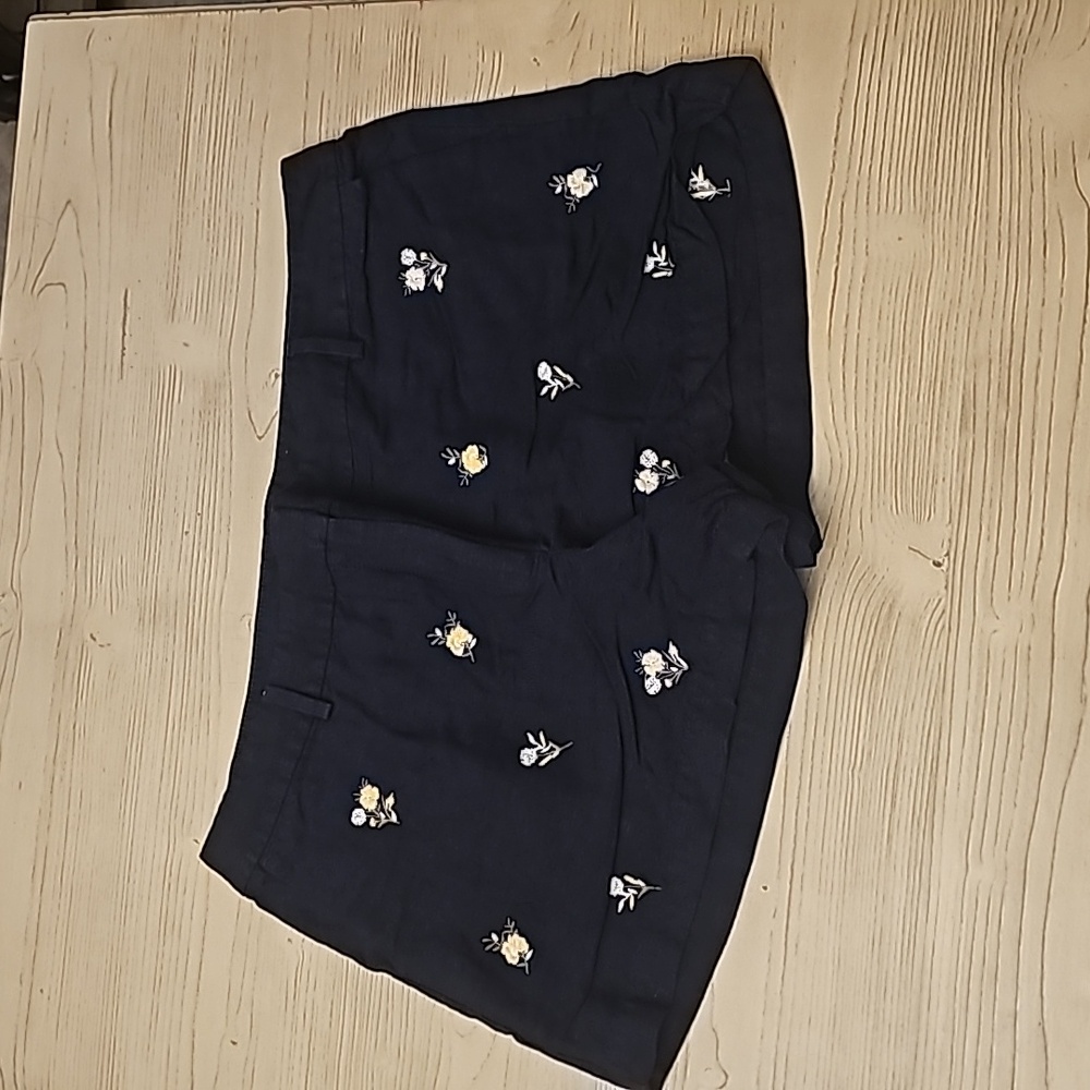 Loft size 14 printed navy short